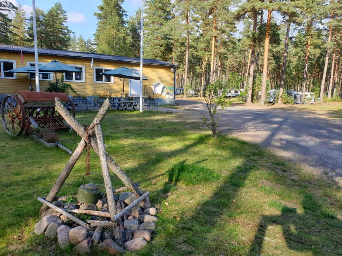 Hostel And Vandrarhem Lupin Naturcamping Lagom Gräsmark Kültér fotó
